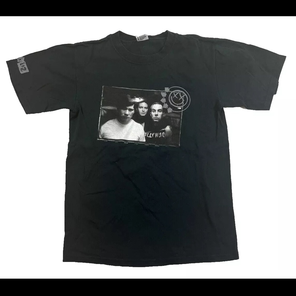 VTG Blink 182 Size Small 2004 Vintage Black Short Sleeve T-Shirt Graphic Print